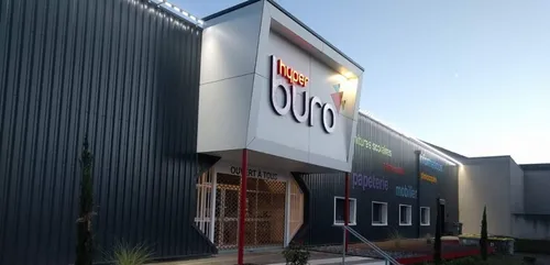 « Un jour, un commerçant » : la boutique Hyperburo à Chenôve