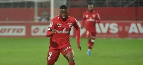 Football : Stephy Mavididi ne reste pas au DFCO