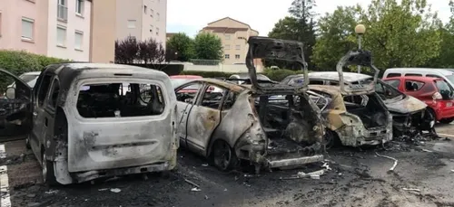 4 voitures incendiées à Saint-Apollinaire