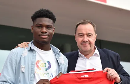 Éric Junior Dina Ebimbe arrive en renfort au DFCO