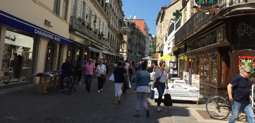 FERMETURE DES COMMERCES NON ESSENTIELS : 18 METROPOLES ET...