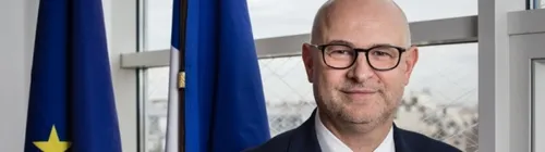 Le secrétaire d’Etat chargé des retraites et de la santé au travail...