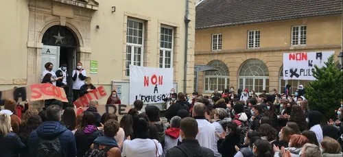Mobilisation générale au lycée les Arcades pour un élève menacé...