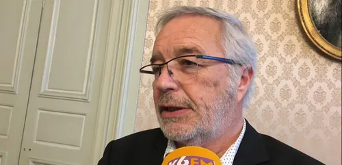 Aides pour les étudiants et les entreprises en difficulté, vote du...