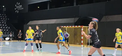 Les handballeuses dijonnaises terminent leur saison régulière par...