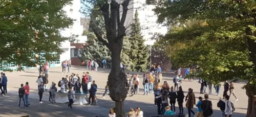 Les parents d’élèves du collège Gaston Bachelard alertent sur une...