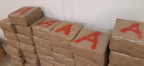2,6 tonnes de cannabis et 26 kilos de cocaïne saisis par les...