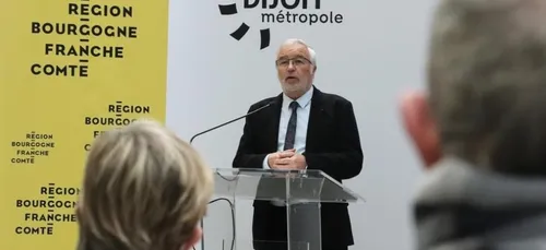 François Rebsamen envisage davantage d’échanges avec la maire de...