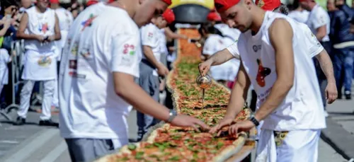 La plus longue pizza du monde