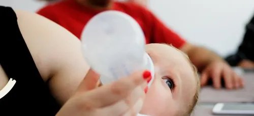 Du lait contaminé vendu en magasin malgré les rappels sanitaires