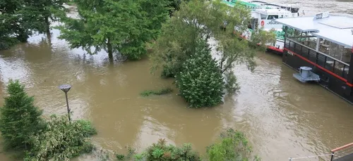 La banlieue parisienne toujours sous la menace des inondations