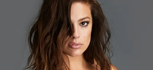 Ashley Graham : son shooting sexy avec sa mère pour faire passer un...