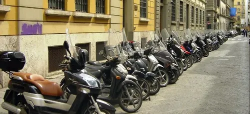 Le stationnement devient payant pour les deux-roues dans le...