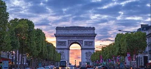 Du cinéma en plein air sur les Champs-Élysées !