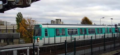 Un métro déraille au sud de Paris