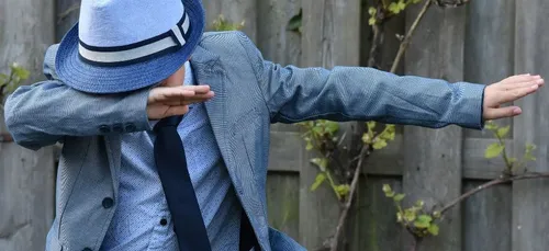 Coupe du monde : Emmanuel Macron dabe dans le vestiaire des Bleus...