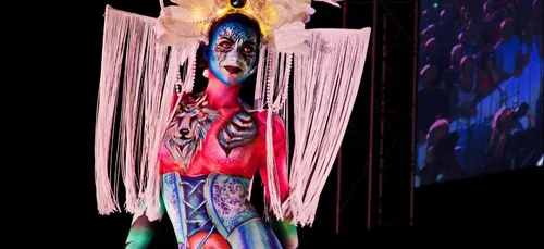 Steek : le Français champion du monde de bodypainting avec des...