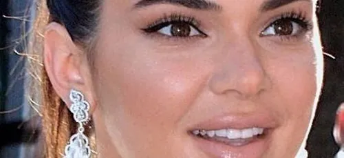 Kendall Jenner se dévoile VRAIMENT topless et elle est sublime...