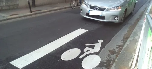 Des pistes cyclables sous vidéo surveillance dans Paris