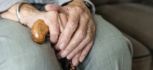A 105 ans, elle confie le secret étonnant de sa longévité