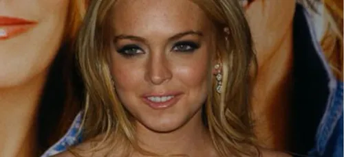 Paris : Lindsay Lohan fait scandale en voulant aider un enfant SDF...