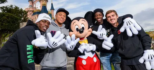 Pogba, Mbappé, Dembelé et Griezmann prennent du bon temps à Disney...