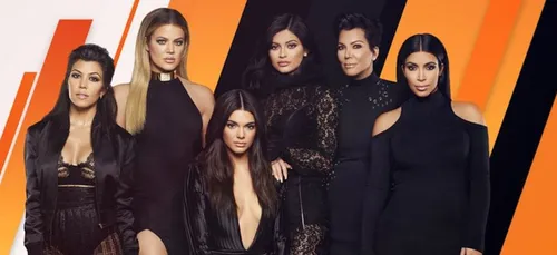 Halloween : découvrez les costumes torrides des Kardashian ! (Photos)