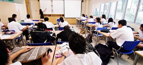 La vidéo d’un prof, poussé à bout, frappant un élève fait polémique