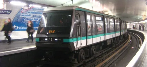 Elle filme un homme en train de se masturber dans le métro