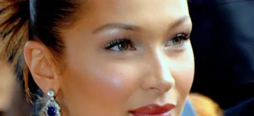 Bella Hadid fait le buzz avec son gilet jaune ! (photo)