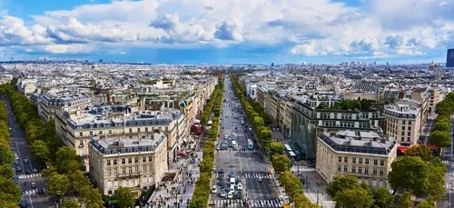 Paris : les Galeries Lafayette ouvrent ce jeudi sur les Champs-Élysées