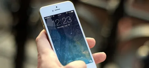 Attention, votre smartphone déforme vos mains !