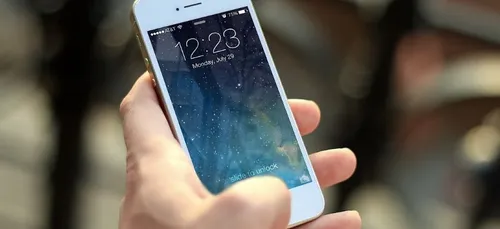 Une sonnerie de la honte intégrée dans les téléphones dénonce les...