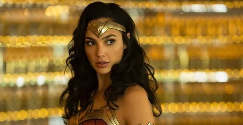 Wonder Woman 1984 : sa nouvelle armure dévoilée dans la première...