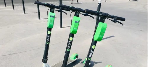 La Mairie de Paris durcit le ton face aux trottinettes électriques