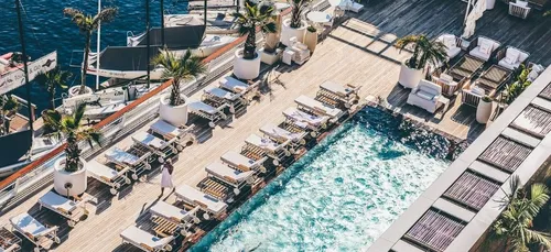 Le "Balconing", le défi dangereux qui tue de plus en plus de...