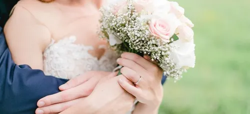 Pour leur grand-mère centenaire, ils se marient à l'hôpital (photo)