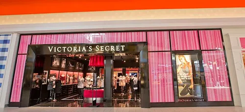Victoria’s Secret engage sa première mannequin transgenre,...