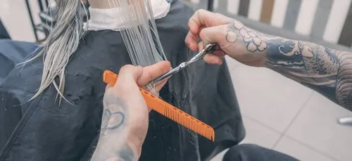 Essonne : vos cheveux sont recyclés pour dépolluer les océans