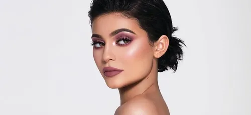 Kylie Jenner s'affiche nue et affole la toile (photo)