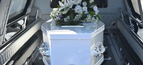 "Laissez-moi sortir !" : un homme fait une blague lors de son...