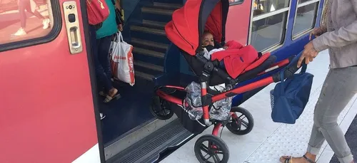 Une maman oublie son bébé dans une rame de métro à Paris