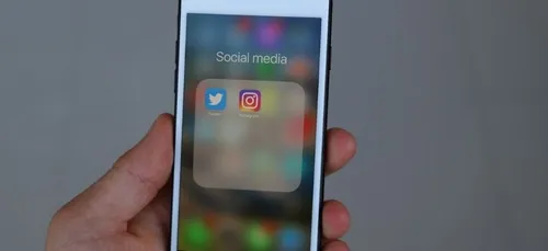 Pour punir sa fille, il prend le contrôle de son Instagram et poste...