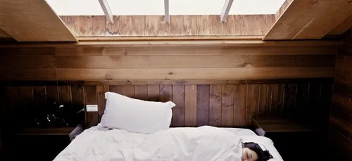 Job de rêve : une entreprise offre 1300 euros pour dormir 9 heures...