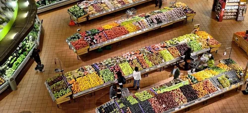 Un SDF retrouvé caché toute une nuit dans un hypermarché pour boire...