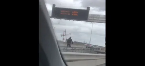 Seine-Saint-Denis : un homme prend l’A86 à vélo (Vidéo)