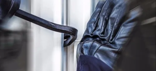 Un cambrioleur s’est retrouvé coincé dans les toilettes la nuit de...