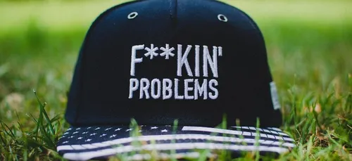 La casquette pour faire pousser les cheveux a été inventée !