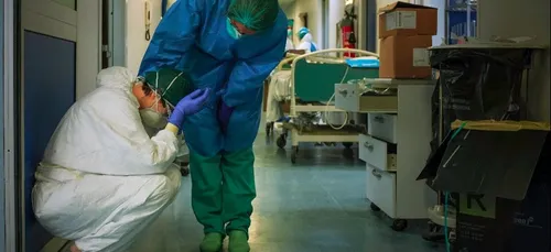 Les services de réanimation submergés à Paris