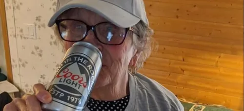 « J’ai besoin de plus de bières ! » : confinée, cette mamie de 93...